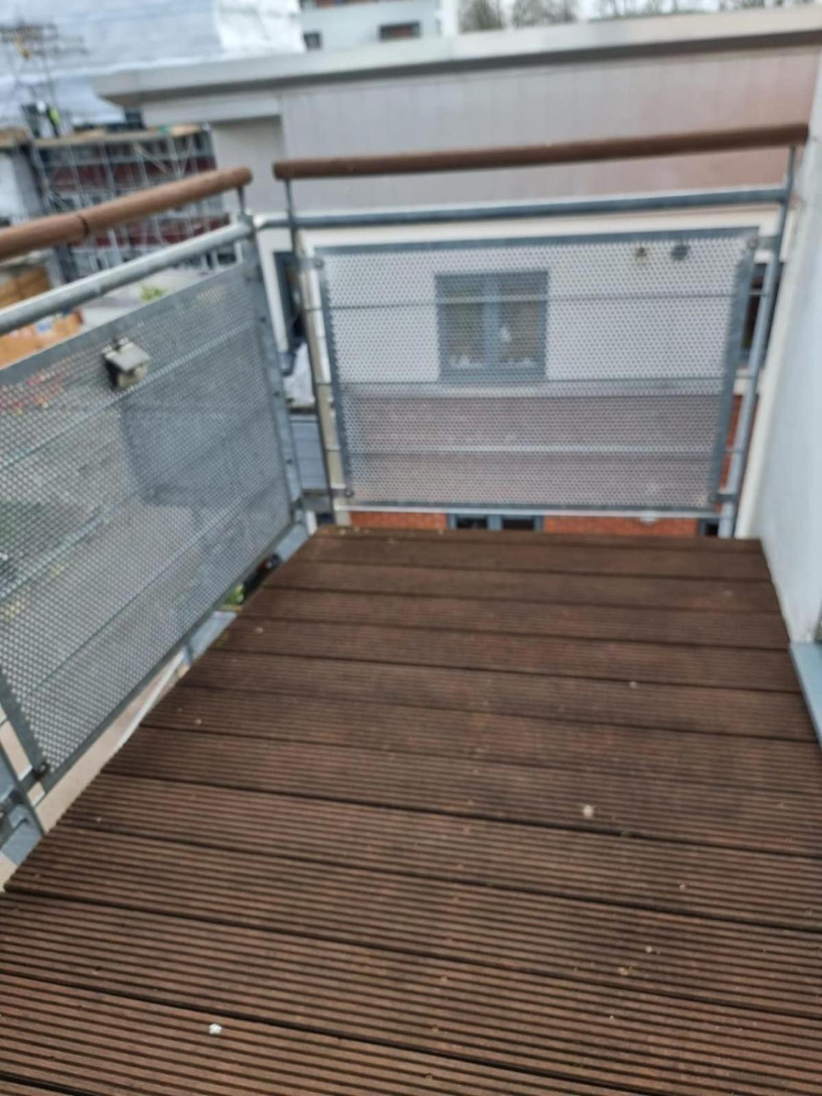 New Era Apartment *